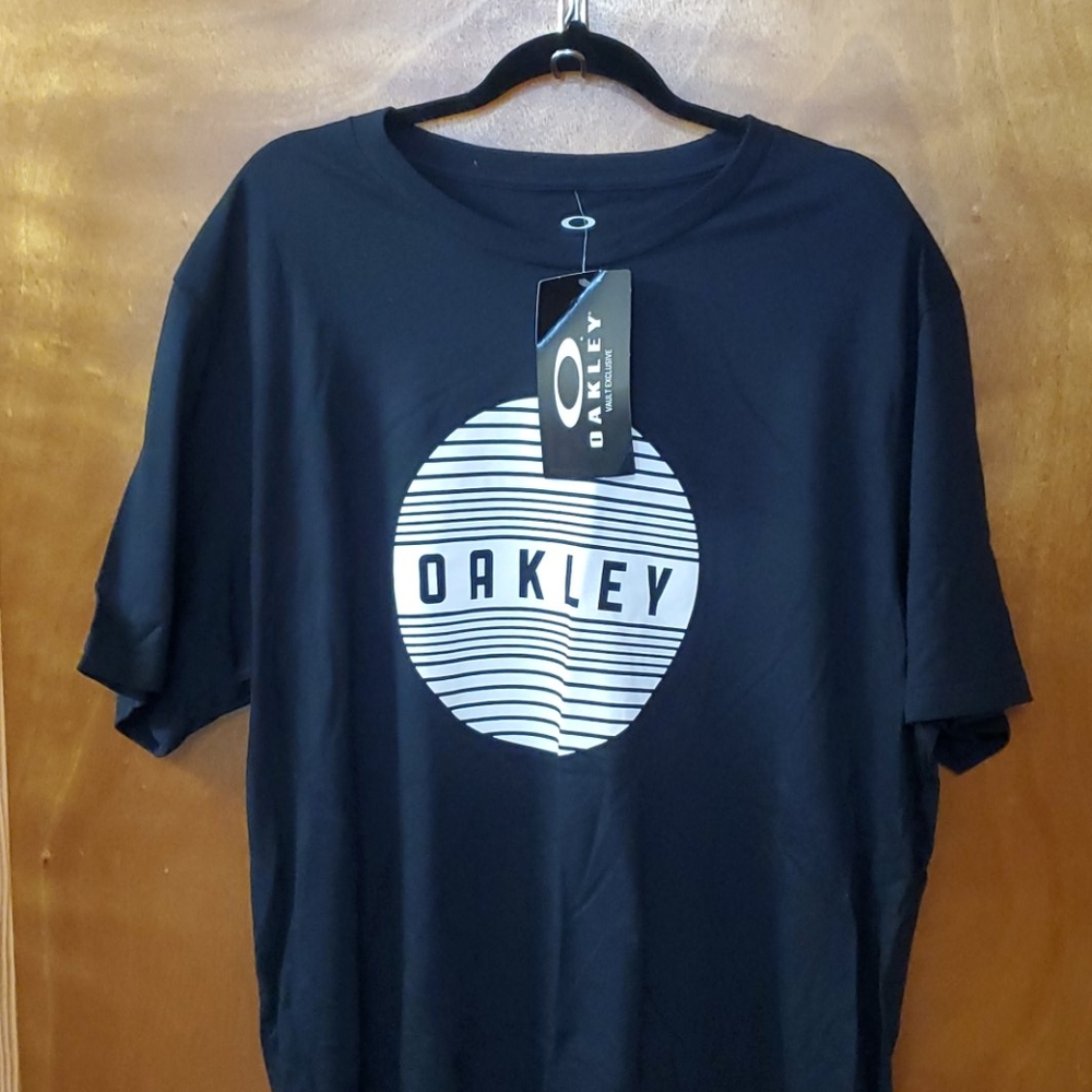 Oakley Vault Exclusive tee t-shirt